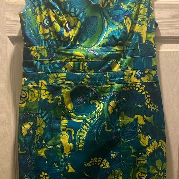 Dress - Picture 2 of 3